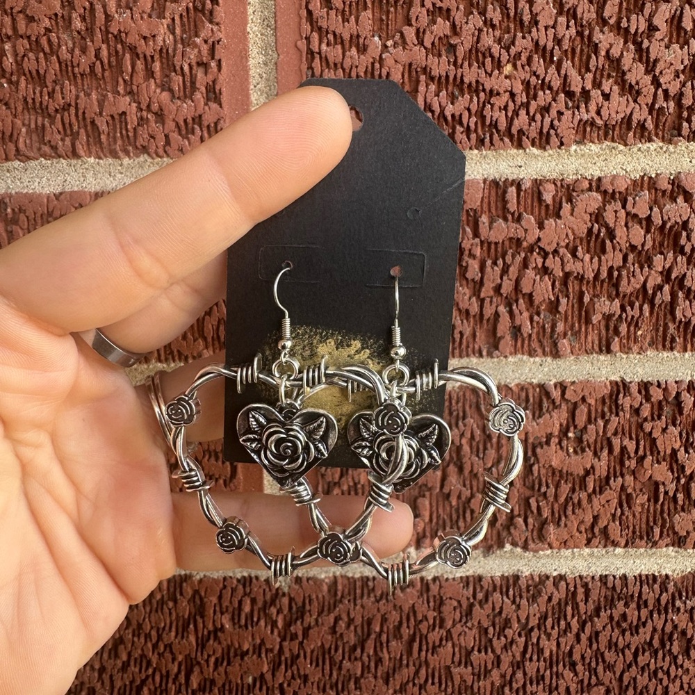 Silver Victorian Filigree Dangle Earrings